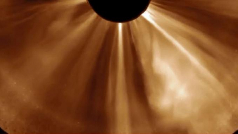 Откриха невиждани досега структури по слънчевата корона