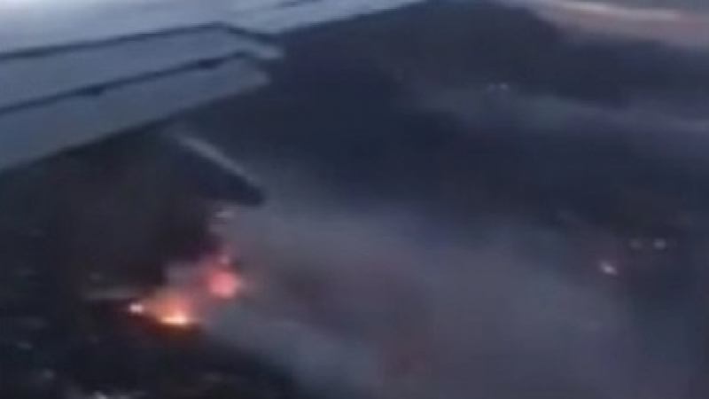 Драматични КАДРИ! Вижте огнения ад в Гърция от самолет 