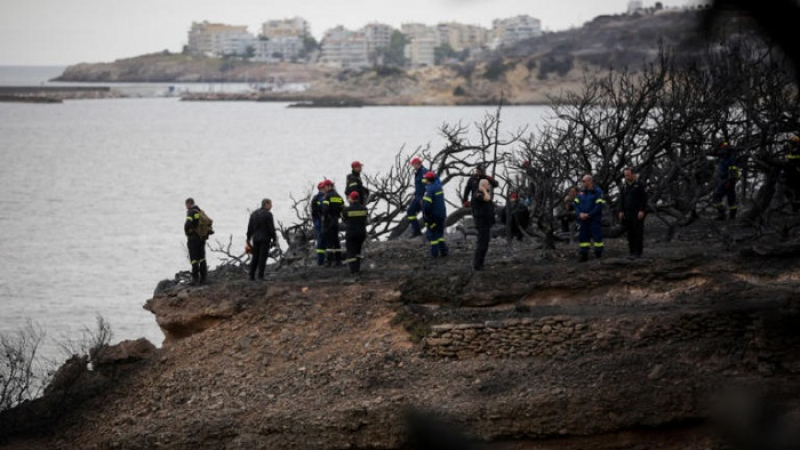 Смразяващ разказ от огнения ад в Гърция: Арестуван е албанец-подпалвач, беше като на 9/11! 13-годишно момиче скочи от скалите! (СНИМКИ/ВИДЕО 18+)