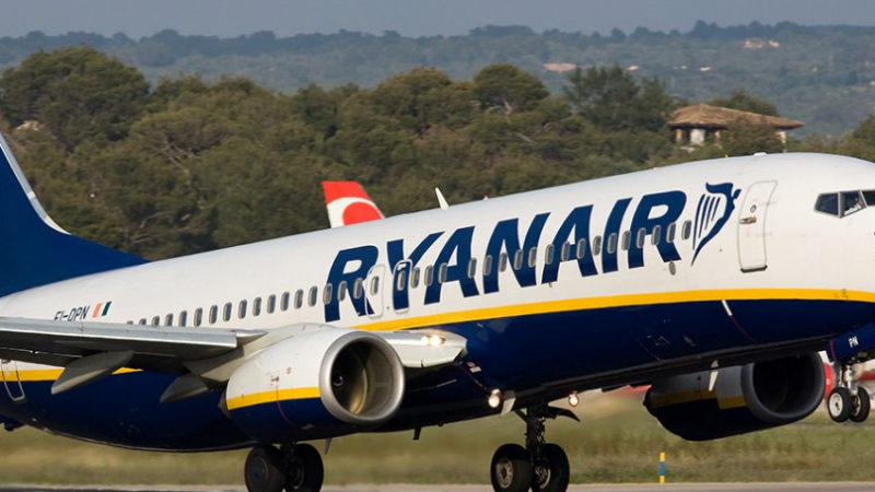 Хаос в Европа заради Ryanair! В капана на стачката и българи! 
