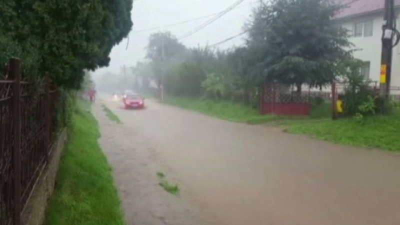 В Румъния е страшно! Проливните дъждове не спират, вече има жертва 