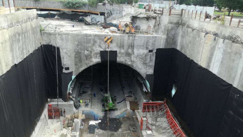 Метрото се похвали: Тунелът за Линия 3 е прокопан на 77% (СНИМКИ)