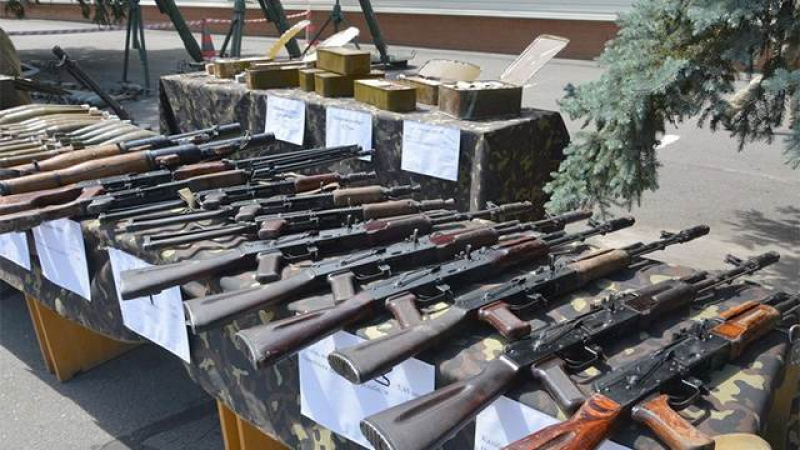 Автомати, миномети, гранатомети: Показаха арсенала на Савченко за преврат в Киев