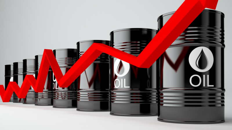 Цените на петрола скочиха заради напрежението около Иран 