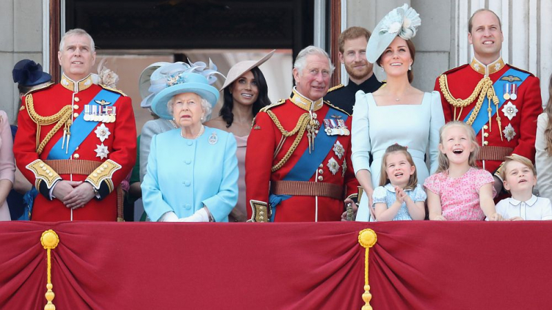 Шокиращи разкрития за британското кралско семейство! Потресаващо е какво (не) трябва да вършат благородниците