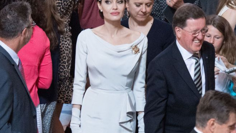 Анджелина Джоли пощръкля заради развода! Иска кръв и да нанесе най-тежкия удар на Брад Пит 