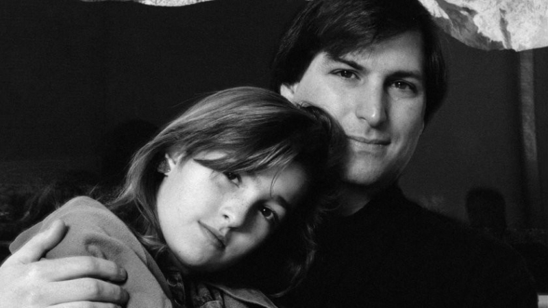 Дъщерята на Стив Джобс разказа за шокиращите последни думи на баща си на смъртното му легло (СНИМКИ)