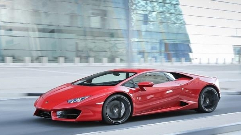 Британски турист направи немислимото с Lamborghini в Дубай, само за 4 часа...