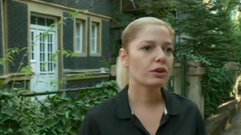Алекс Сърчаджиева разказа колко е погнусена от случката с вандалщината на гроба на майка й