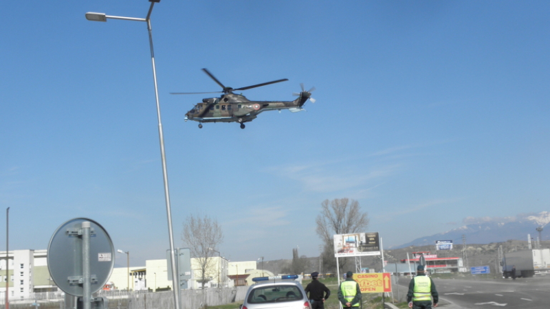 Такова чудо не бе правено в България! Хеликоптер ще кръжи над пътищата, а на джигитите лошо им се пише