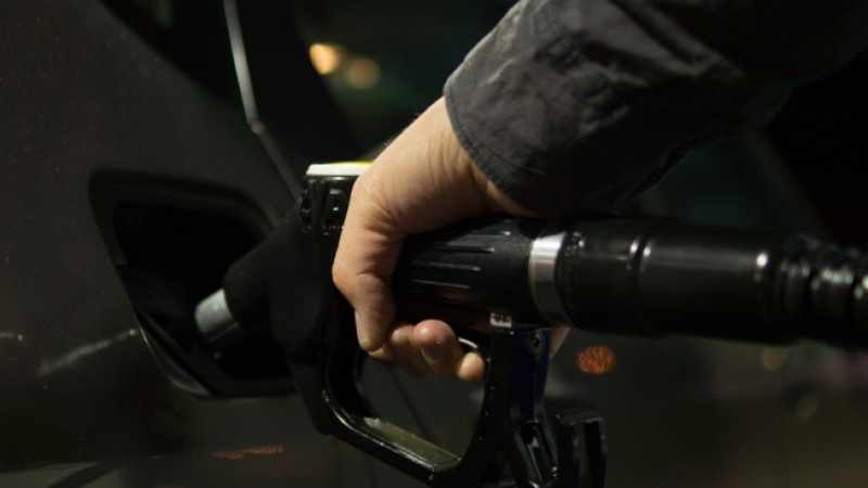 Гърция обмисля да наложи двумесечна ценова граница за горивата