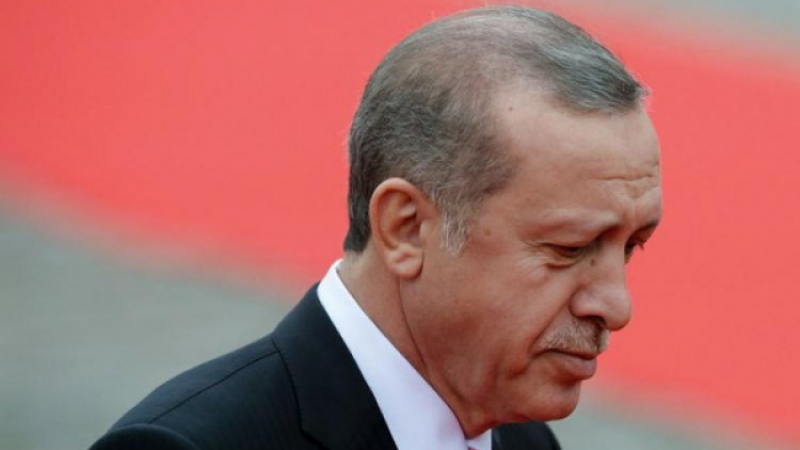 Ердоган се надява на Аллах да се пребори със санкциите на САЩ