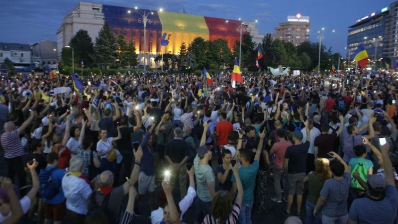 В Румъния се укротиха – по-малоброен и мирен протест тази нощ