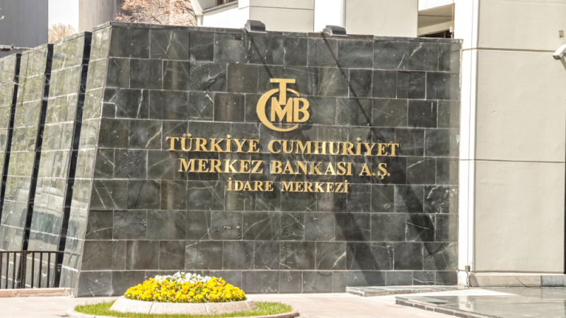 Турската централна банка със спешни мерки за спиране на срива на лирата