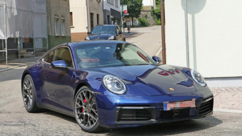 Свежи шпионски СНИМКИ на най-новото Porsche 911