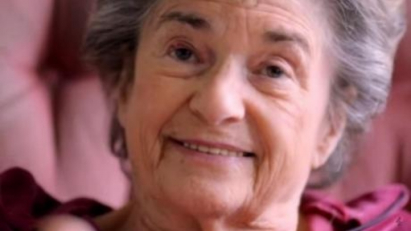 Тази баба е на 86 години и й дават по 300 евро за секс. И ето кой плаща! (ВИДЕО)