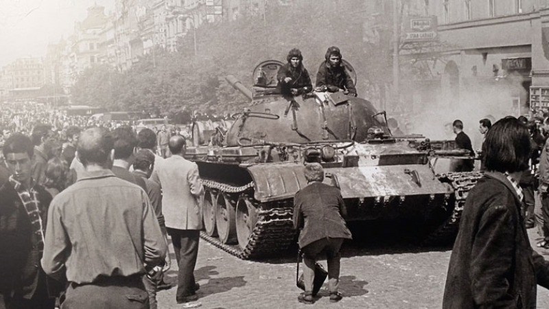 Българи, потушавали Пражката пролет: Никога не сме стреляли по чехи или цивилни