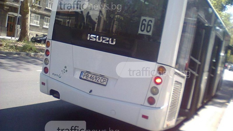 Контрольорка към шофьор в градския транспорт на Пловдив: Спри климатика да се задушат! (СНИМКИ)