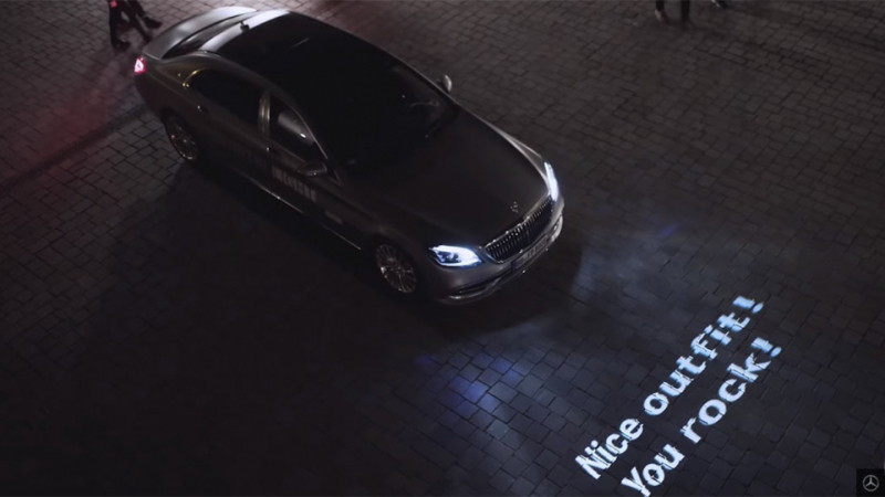Mercedes-Benz научи фаровете си да разговарят (СНИМКИ/ВИДЕО)