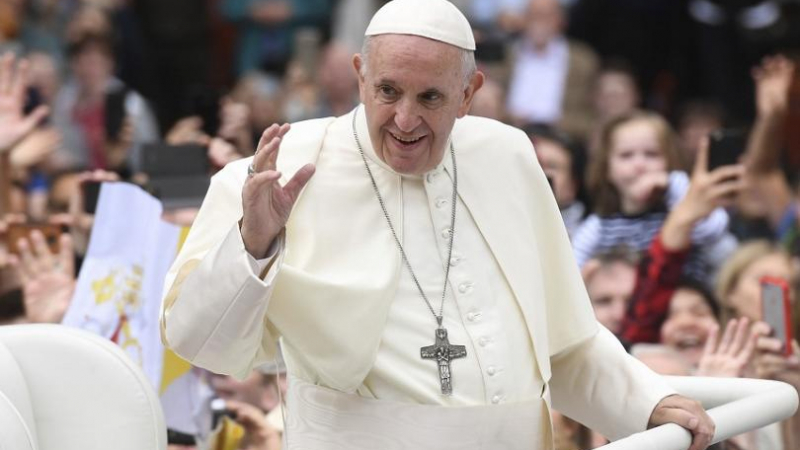Папа Франциск с първо посещение в Ирландия от 39 години насам