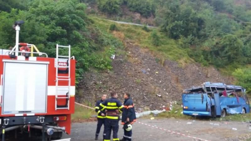 Прокуратурата обвини шофьора на автобуса, който катастрофира край Своге, в следните нарушения