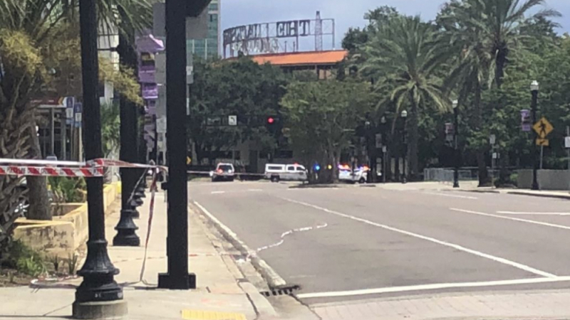 От последните минути: Стрелба в развлекателен комплекс във Флорида, има много жертви (СНИМКИ/ВИДЕО)