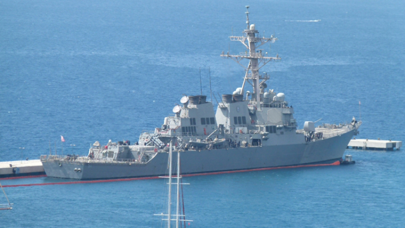 Американският есминец "Карни" напусна Черно море (ВИДЕО)