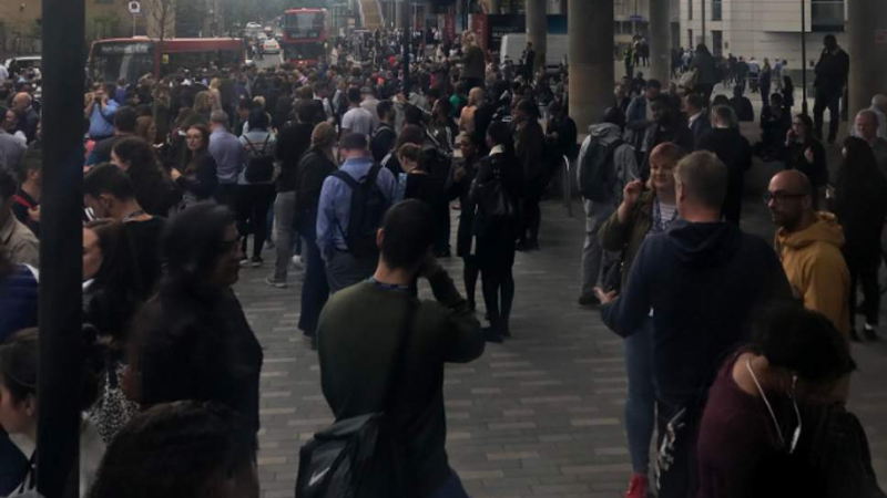 Ужас в Лондон: Очевидци твърдят, че са чули взривове (СНИМКИ/ВИДЕО)