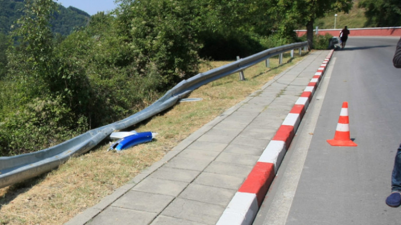 Министър Нанков хвърли нова бомба за асфалта на отсечката на смъртта край Своге