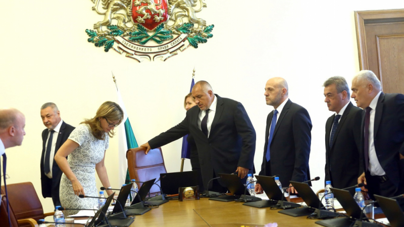 Борисов и министрите му ще нищят десетки важни теми
