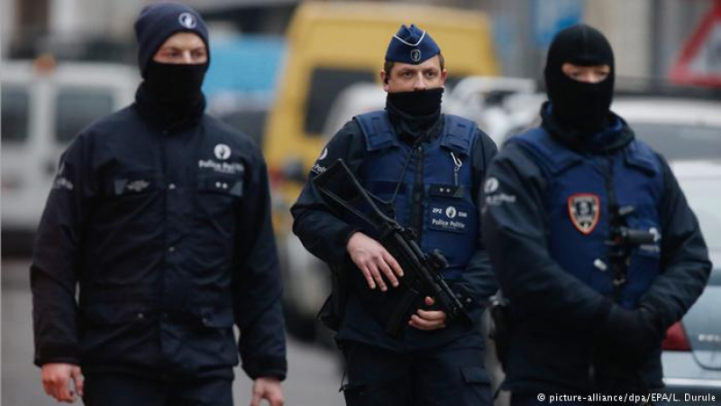 Мигранти се стреляха в жестоко меле в Белгия, но няма убити