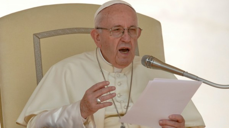 Папа Франциск: Спрете да хвърляте пластмаси в океаните! 