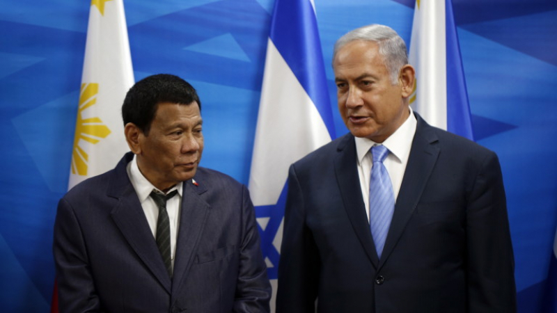 Скандалният филипински президент Дутерте в Израел: Холокост, оръжия и оправдания за изнасилване