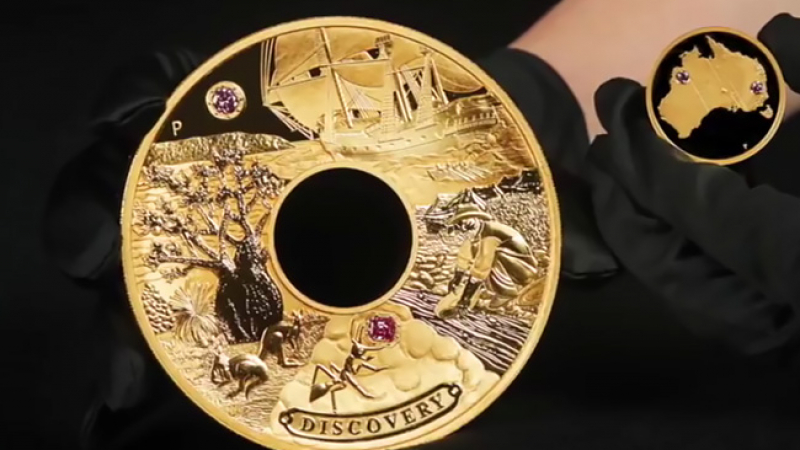 Чудо на чудесата: Изсякоха златна монета, инкрустирана с розови диаманти, на стойност 1,5 млн. евро (СНИМКИ/ВИДЕО)