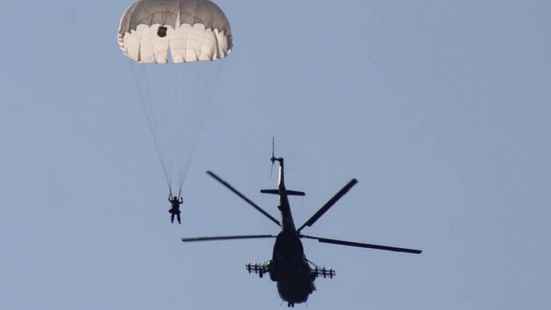 Смъртоносен скок с парашут на десантчик бе запечатан на ВИДЕО