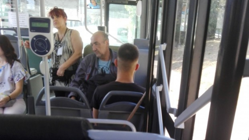 Пловдивска контрольорка свали момиче от автобус, дало й 10 лева за билет!
