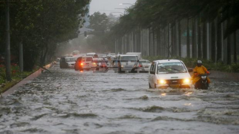 Броят на загиналите от тайфуна Мангхут на Филипините достигна 25 души