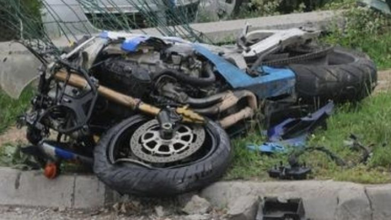 Първо в БЛИЦ: Жестоко меле с камион и мотор в София! Рокер издъхна, потънал в кръв