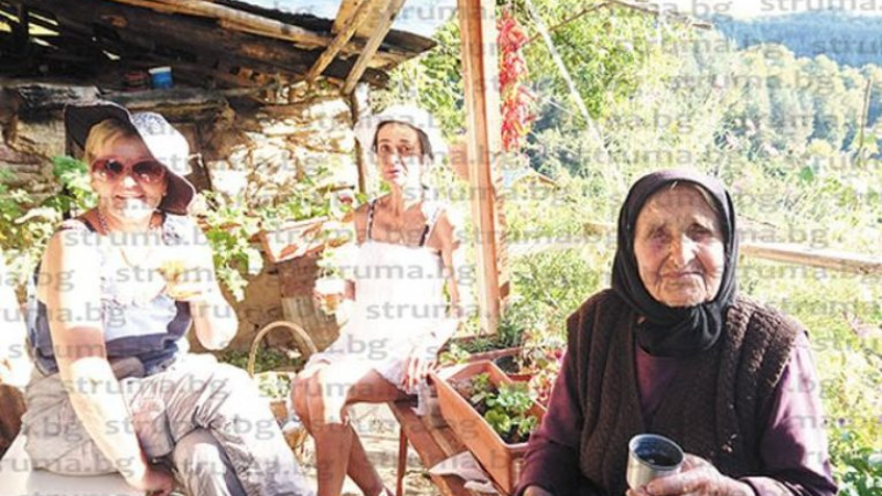 За 104 години живот баба Зоица от с. Раздол е била само веднъж в болница, каква е тайната на дълголетието ѝ 