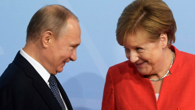 Стана ясно за какво са си говорили Путин и Меркел