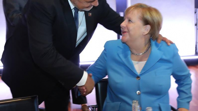 Борисов седна на една маса с Меркел и Мей на инфарктната среща на ЕС в Залцбург (СНИМКИ)