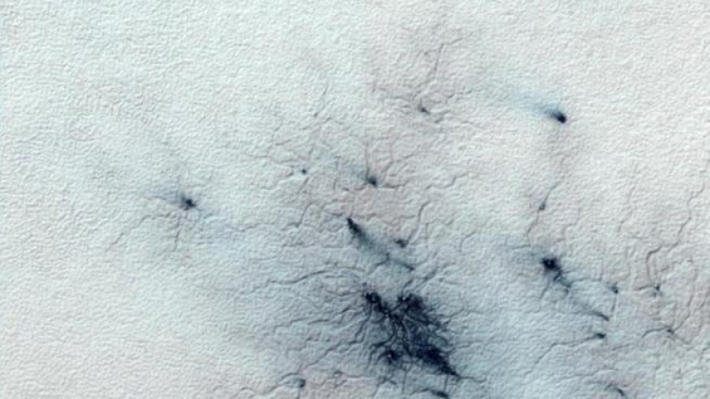 Апаратът MRO на NASA засне нещо уникално на Марс (СНИМКИ)