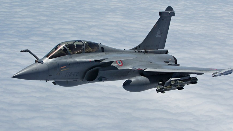 Британски и френски военни самолети вдигнати по тревога заради руски изтребители
