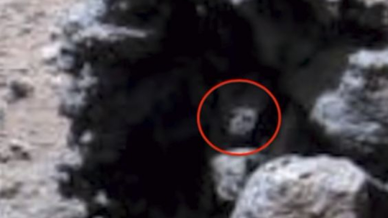 Известен уфолог съзря нещо притеснително на СНИМКА, направена в една от пещерите на Марс (ВИДЕО)