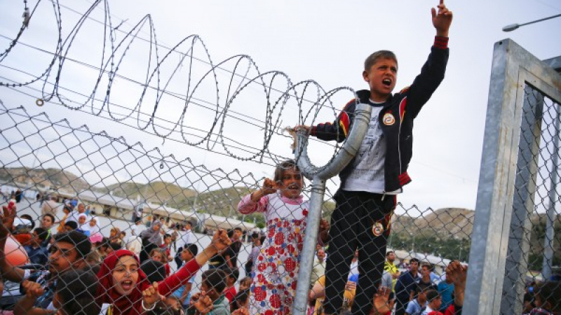 Сърбия се опъна: Няма да сме събирателен бежански център!