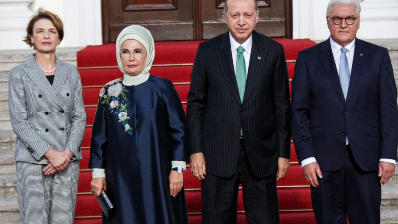 Ердоган отменя брифинг в Берлин заради журналист, избягал от Турция 