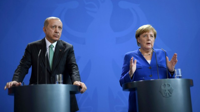 Меркел готви мегасреща межд нея Макрон, Путин и Ердоган за тоталното сразяване на бандитите в Идлиб 