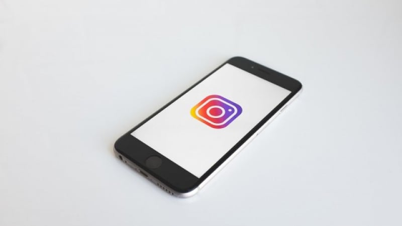 Нова тенденция залива Instagram с голи дупета (СНИМКА 18+)