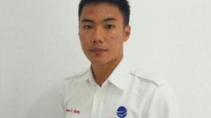 21-годишен диспечер загина геройски, но спаси стотици пътници на самолет при убийствения трус в Индонезия
