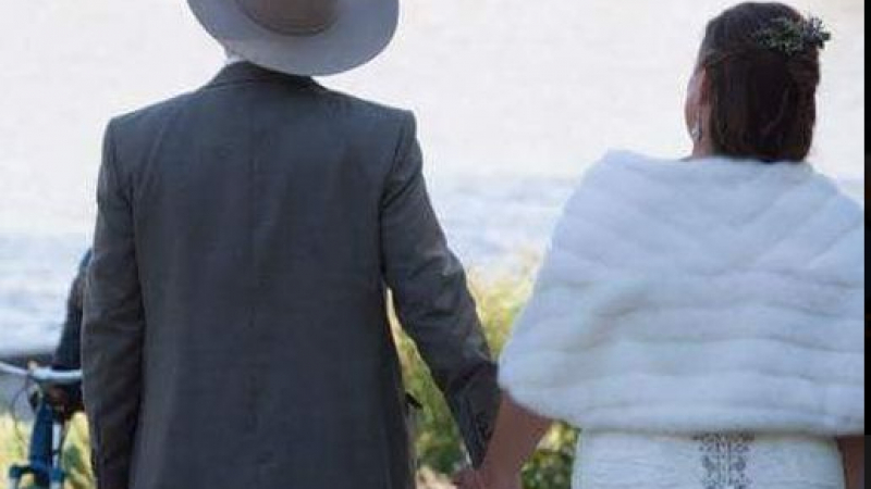 Младоженци онемяха, след като най-неочаквано тази холивудска звезда им честити сватбата и... (СНИМКИ)